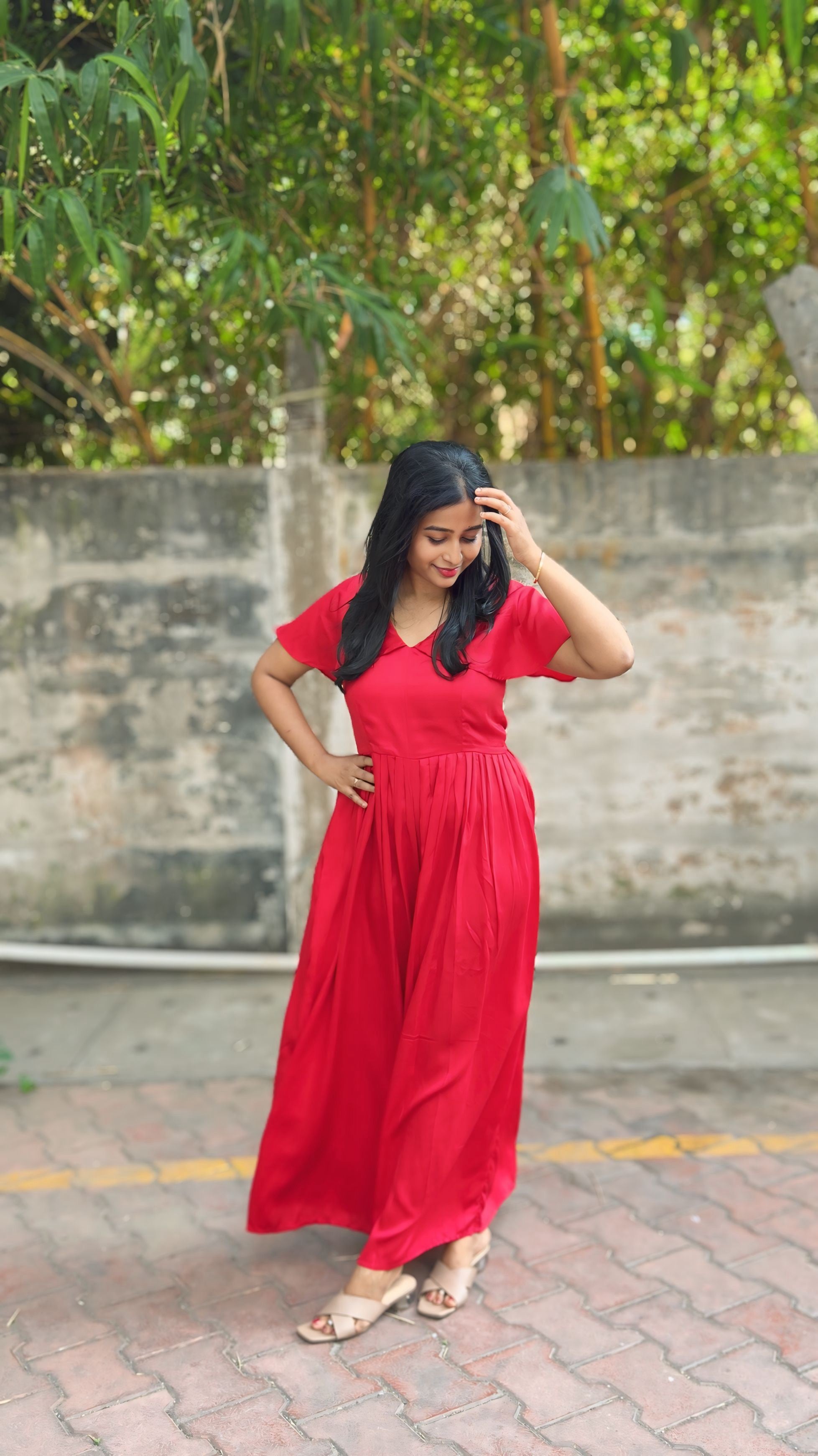 Elegant Scarlet Flowy Maxi Dress