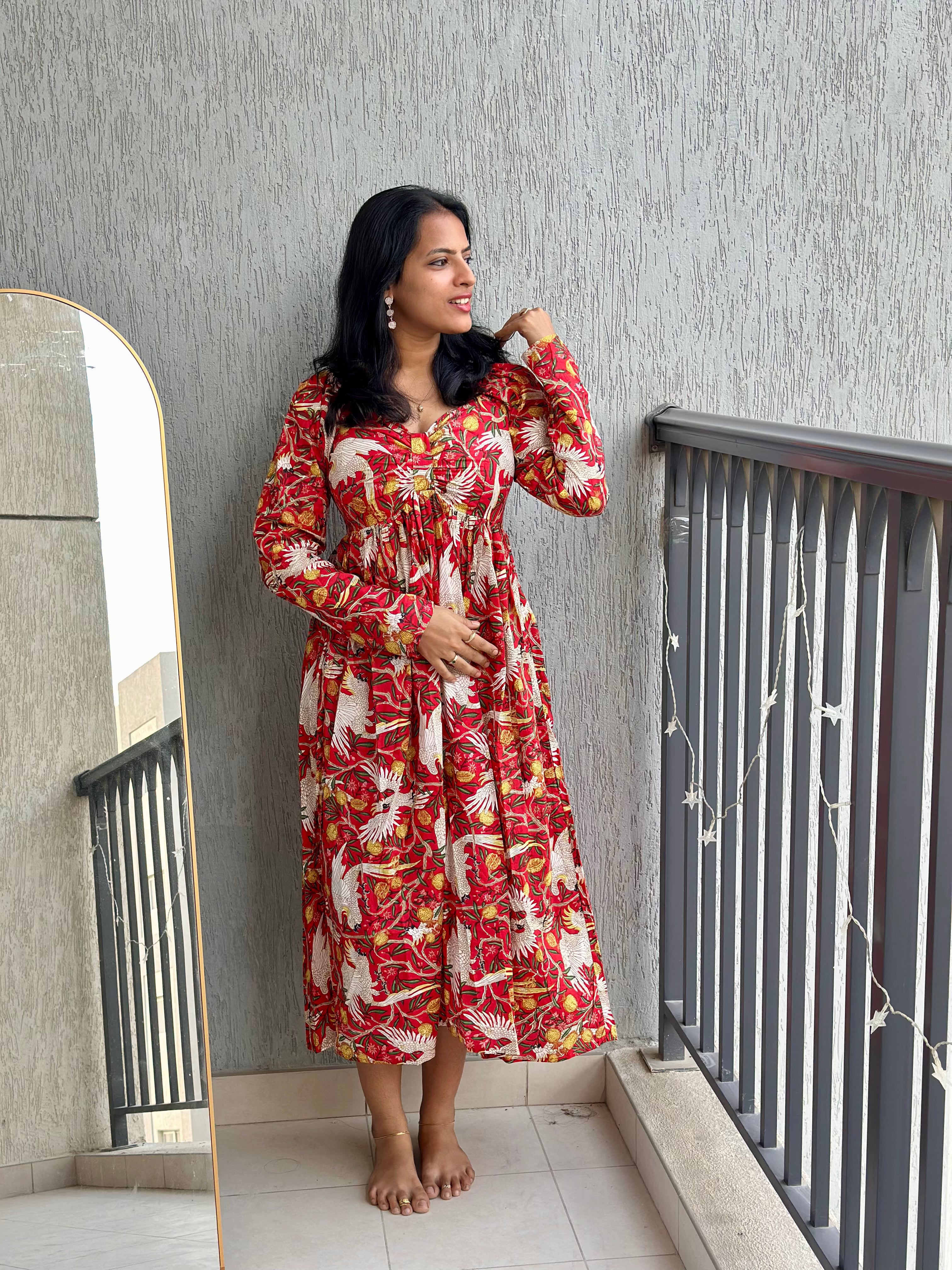 Full sleeves Red midi dress