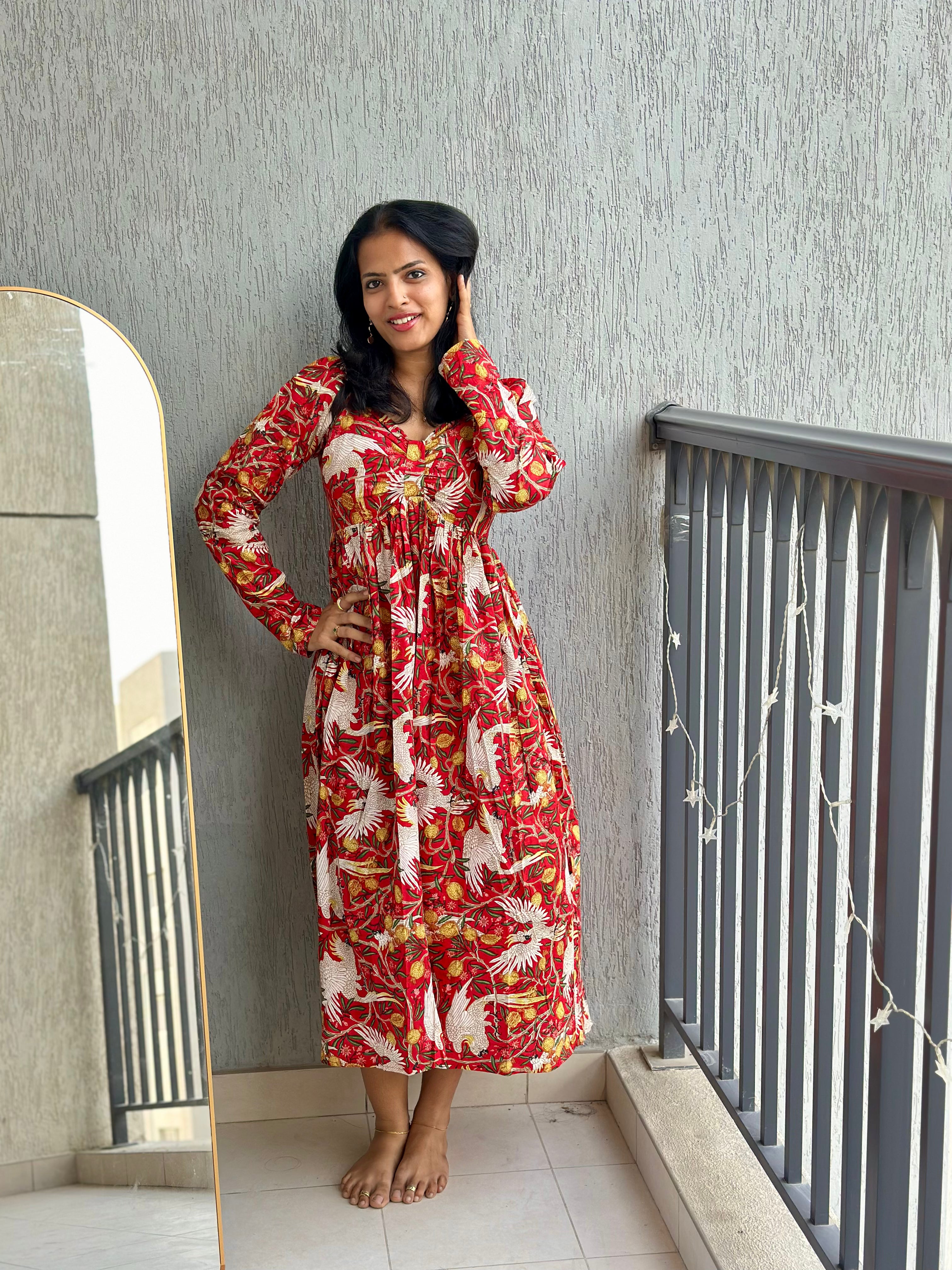 Full sleeves Red midi dress