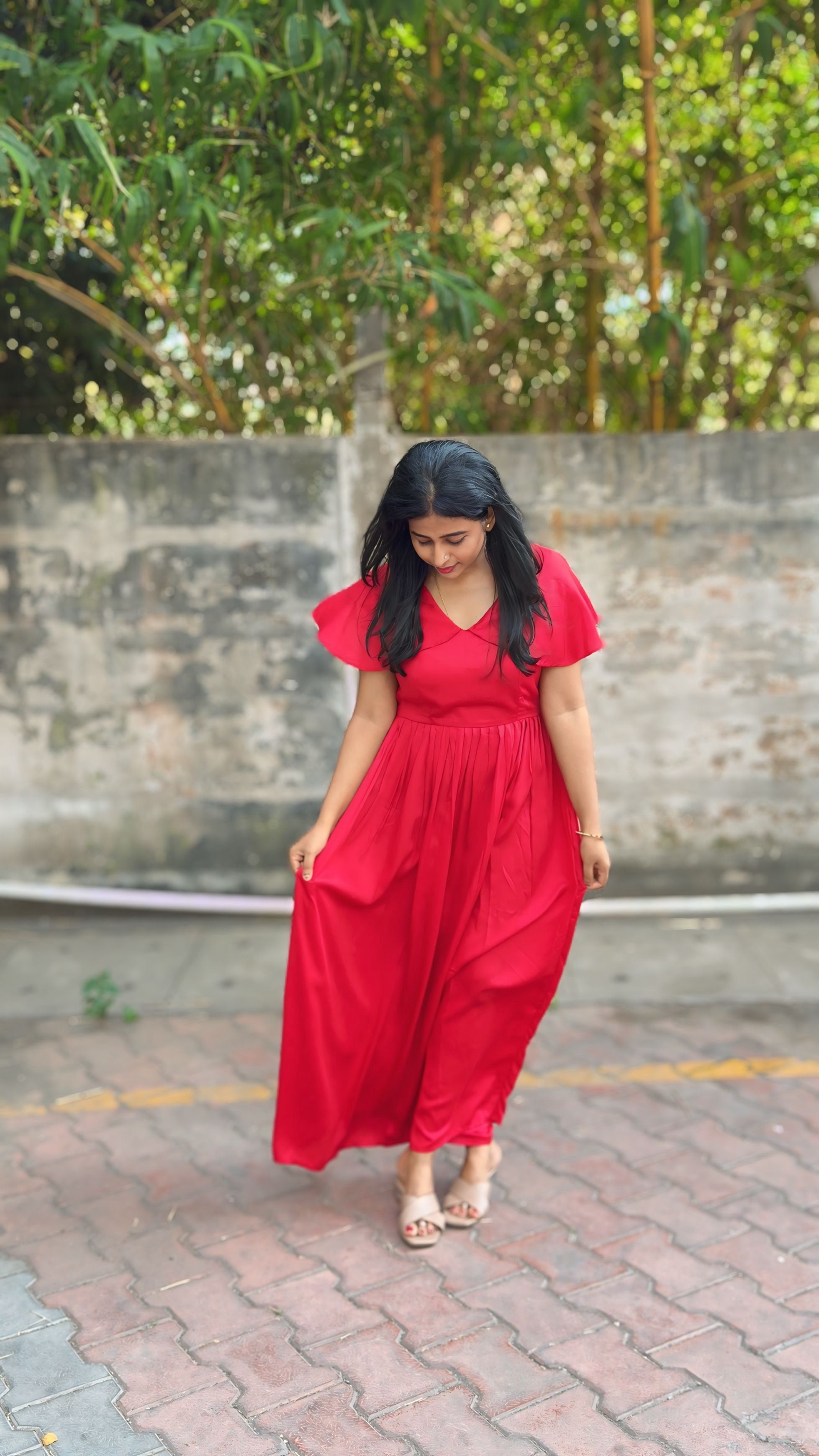 Elegant Scarlet Flowy Maxi Dress